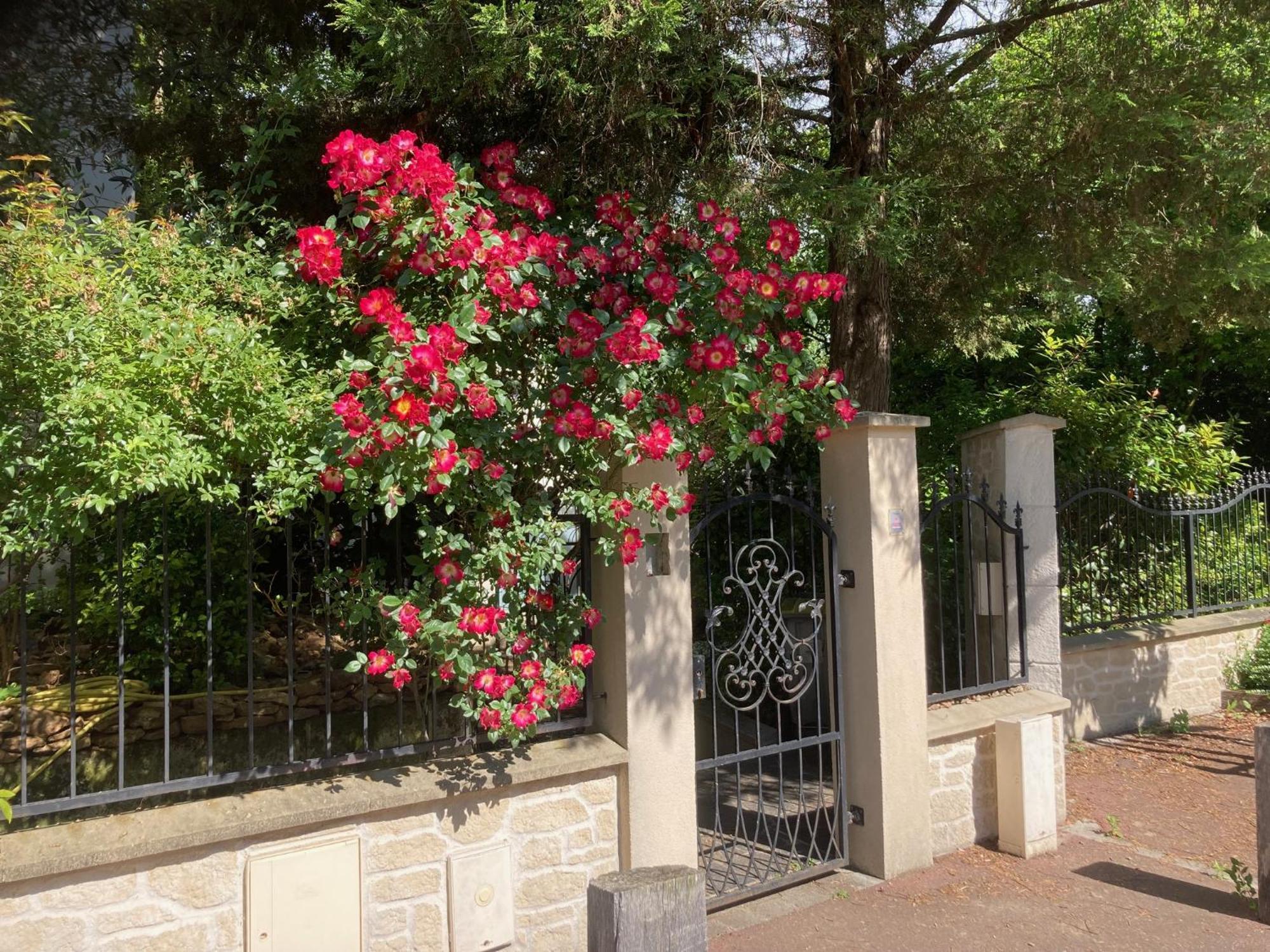 Sejour A La Chataigneraie Rueil-Malmaison Extérieur photo
